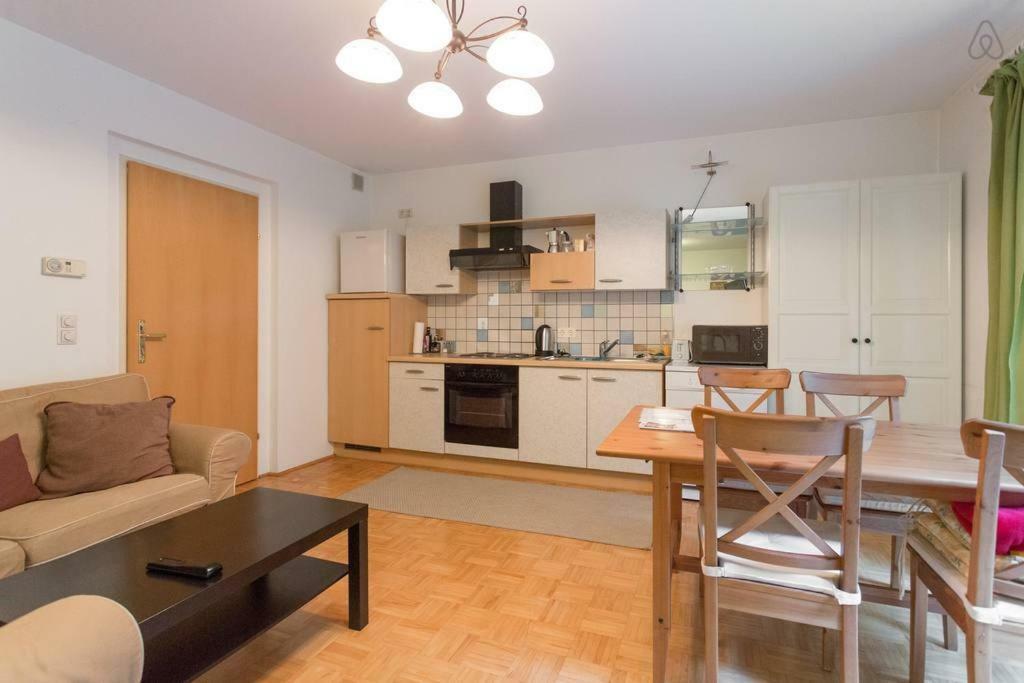 Relaxing Terrace Apartment In Lively Area Вена Экстерьер фото