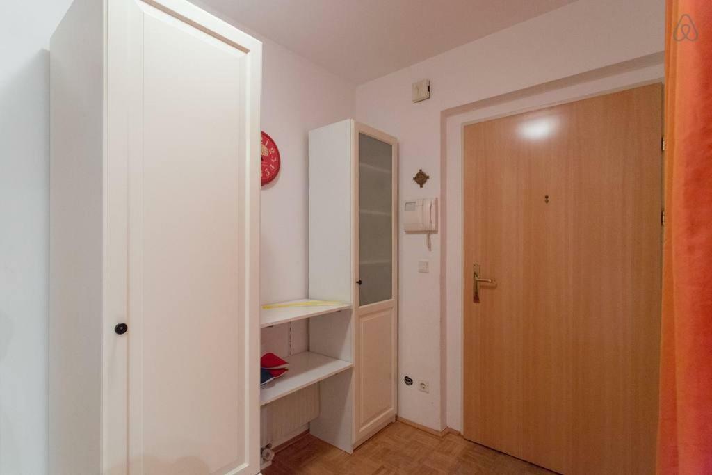 Relaxing Terrace Apartment In Lively Area Вена Экстерьер фото