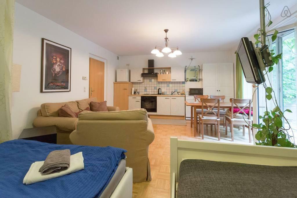 Relaxing Terrace Apartment In Lively Area Вена Экстерьер фото