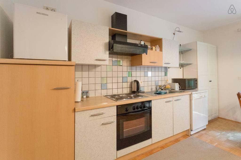 Relaxing Terrace Apartment In Lively Area Вена Экстерьер фото